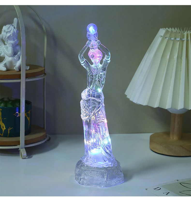 Pescatrice di calcio luce notturna colorata atmosfera ornamento creativo alza un bicchiere per festeggiare ornamento_voghion.com
