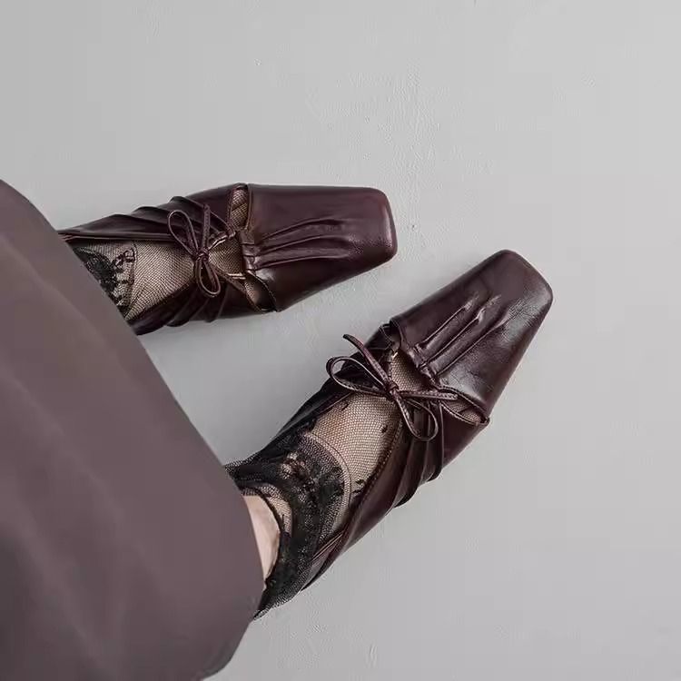 Scarpe Mary Jane con punta quadrata e fiocco retrò in pelle di vacchetta rugosa per donna, inizio autunno_voghion.com