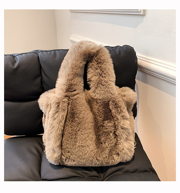 Winter New 2021 Fashion Women's Shoulder Bag Women's Simple Western Style Plush Handbag Texture Crossbody Bag_voghion.com