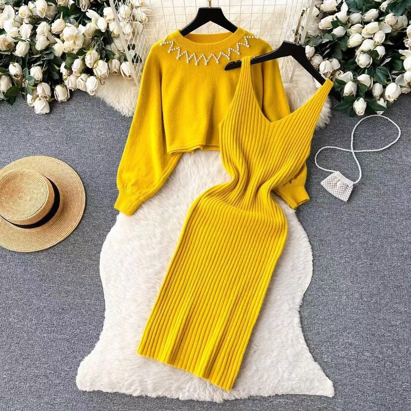 Ensemble élégant haut court et robe taille haute perlée – Tenue deux pièces en tricot douce et chic pour femme. Pulls coordonnés_voghion.com