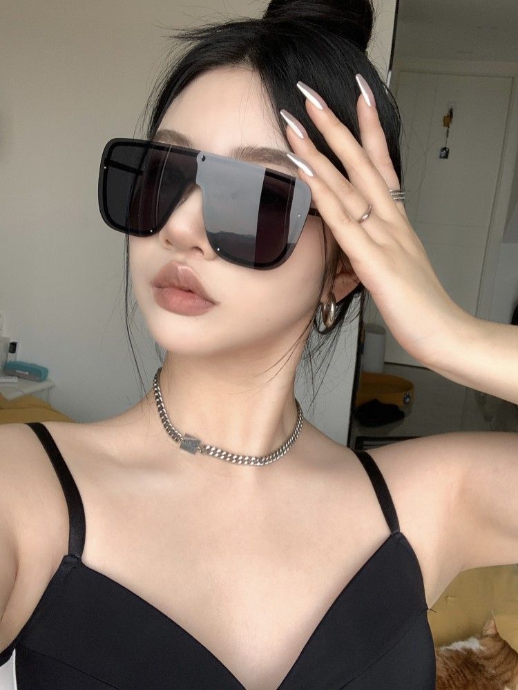 LazyZoom Internet-Famous And Vintage Oversized Frame Plane Sunglasses For A Slim Look_voghion.com