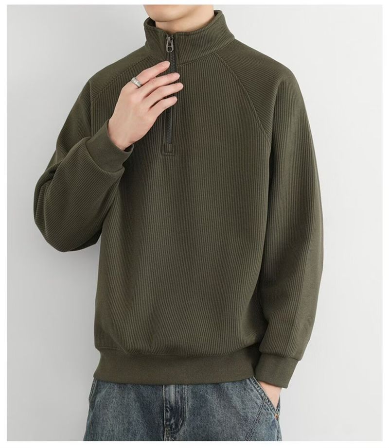 Felpa in pile minimalista con mezza zip - Pullover pesante e testurizzato con collo alto per uomo_voghion.com