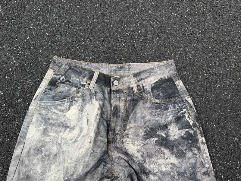„Postapokalyptische Arbeitskleidung – AC-130 Distressed Jeans (schlammgefärbt und wischfest für Underground-Plattenläden und verlassene Fabriken)“_voghion.com