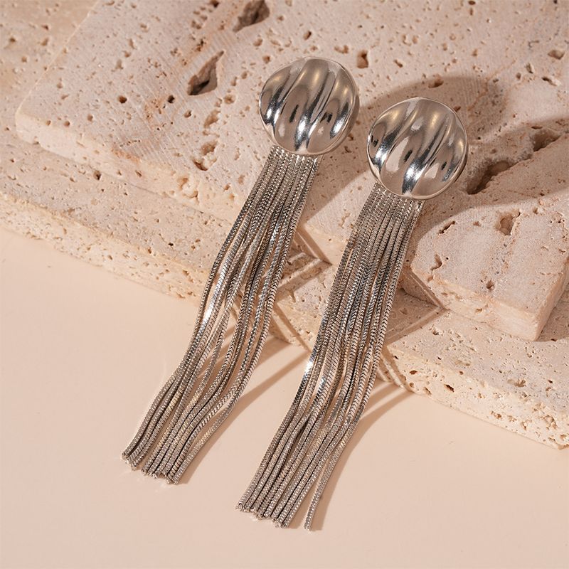 Metallic geometric fringed silver needle earrings elegant niche temperament premium earrings_voghion.com
