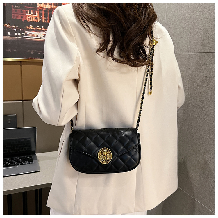 Borsa a tracolla a catena Lingge Borsa da donna 2023 New Trendy Niche Design Piccola borsa quadrata borsa a tracolla in stile occidentale di fascia alta_voghion.com