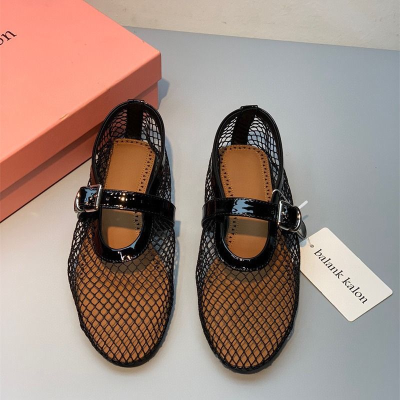 Bailarinas de alta gama de verano 2024 con hebilla de malla para mujer, zapatos planos Mary Jane de cuero genuino con diseño de red de pesca ahuecada._voghion.com