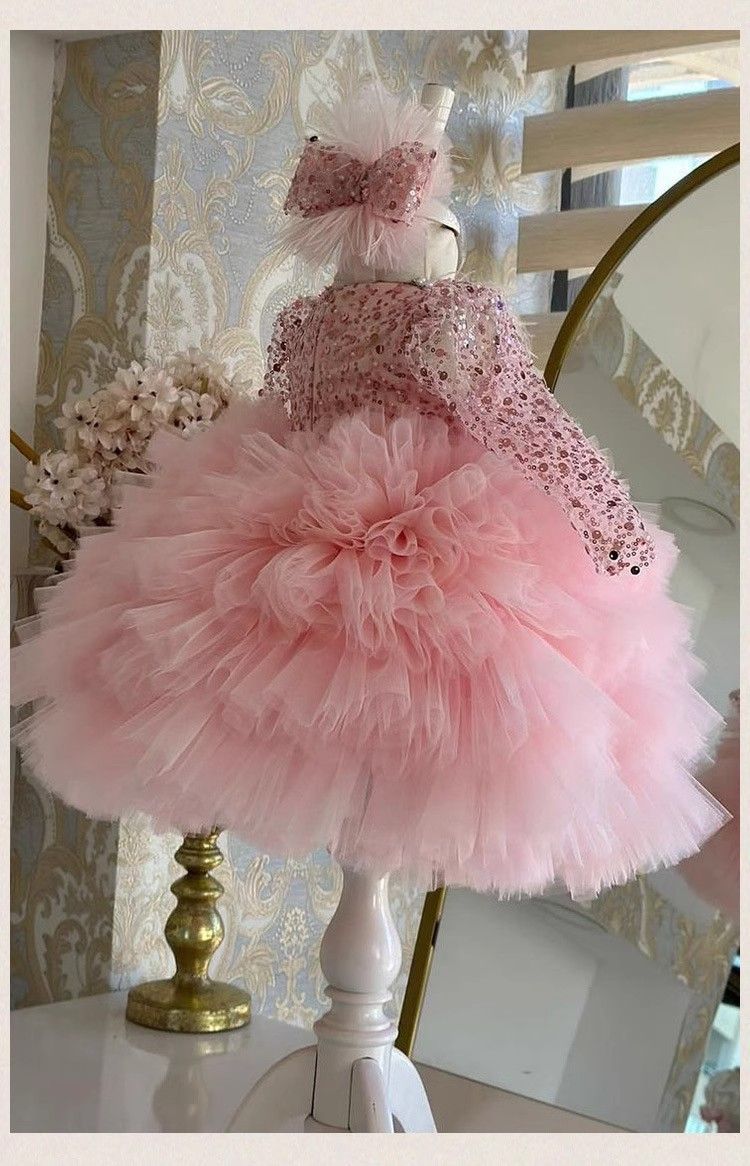 Abiti alla moda per bambine, gonne a palloncino in garza soffice, esibizioni al pianoforte per bambini, spettacoli in passerella_voghion.com