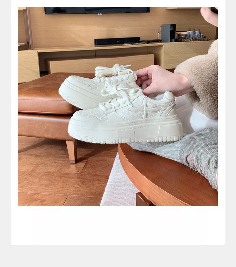 Sneakers casual bianche con suola spessa e lacci da donna_voghion.com