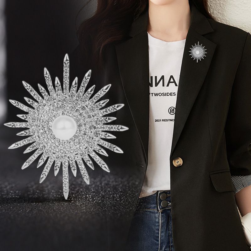 Spilla di perle per donna, spilla a forma di girasole, bouquet, temperamento, versatile, lusso leggero, design di nicchia, spilla da colletto, accessori per cappotti_voghion.com