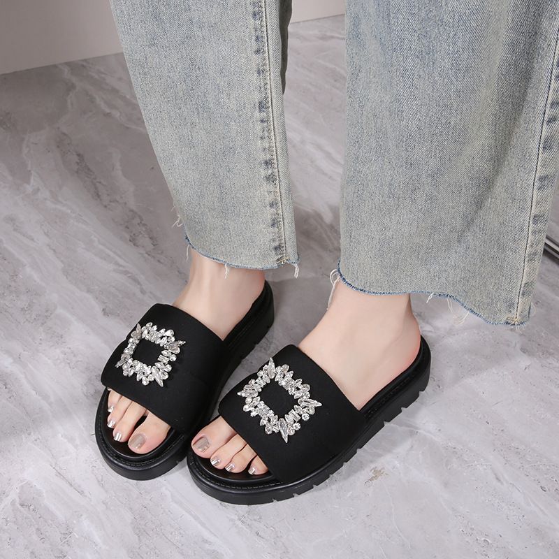 Lamedad naiste jakid, pikad kleidid, moesandaalid, sussid, teemantpandlaga, kerged ja töökindlad_voghion.com