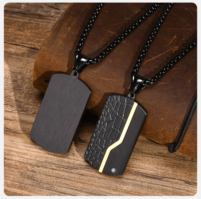 Modische Vnox Iced Out Dog Tag-Halsketten für Herren, Rock Punk Schwarz und Goldfarbenes Edelstahl-Halsband mit geometrischem Anhänger, Geschenke_voghion.com