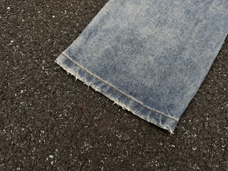 „Postapokalyptische Arbeitskleidung – AC-130 Distressed Jeans (schlammgefärbt und wischfest für Underground-Plattenläden und verlassene Fabriken)“_voghion.com