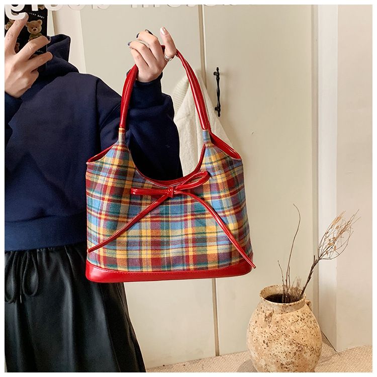 Borsa a tracolla grande ed elegante con tracolla staccabile, borsa a mano spaziosa per lavoro e viaggio, con motivo a quadri a blocchi di colore, per donna_voghion.com