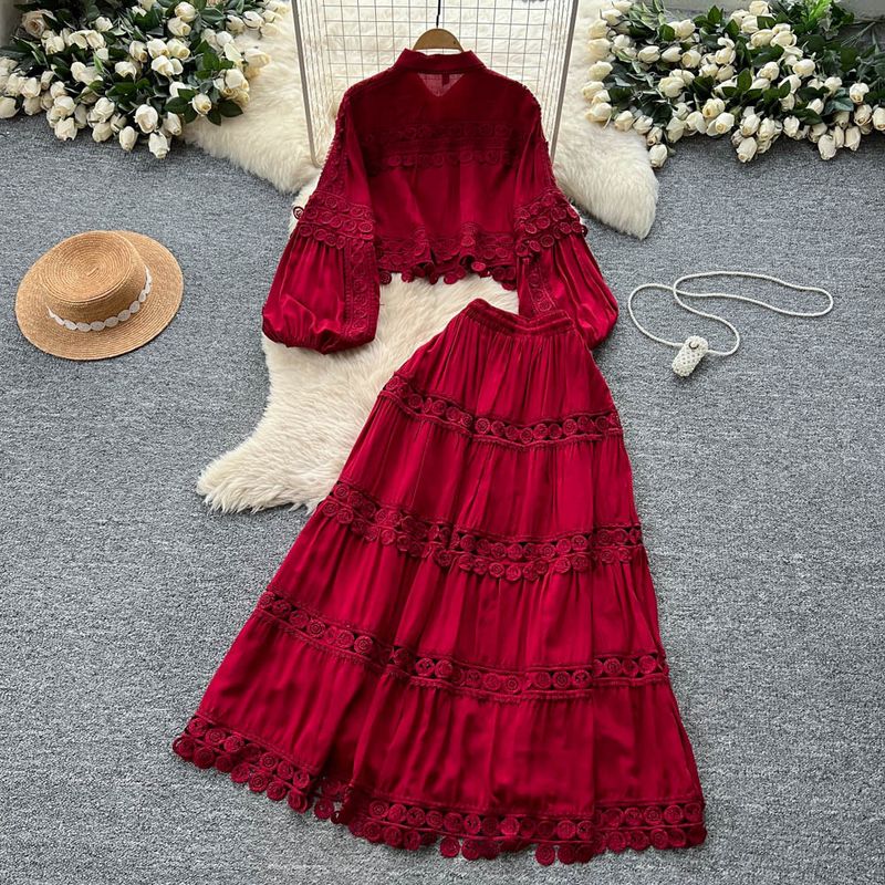 French Retro Heavy Hollow Lace Splicing Lantern Sleeve Short Shirt High Waist Big Swing Skirt Autumn Suit_voghion.com