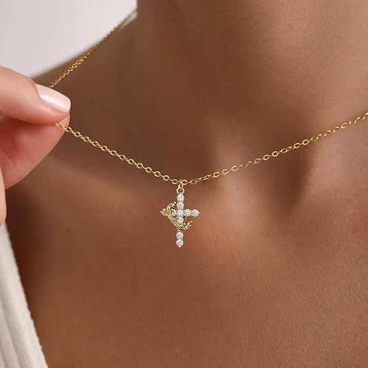 Collana semplice con corona placcata in oro 14 carati e croce per donna_voghion.com