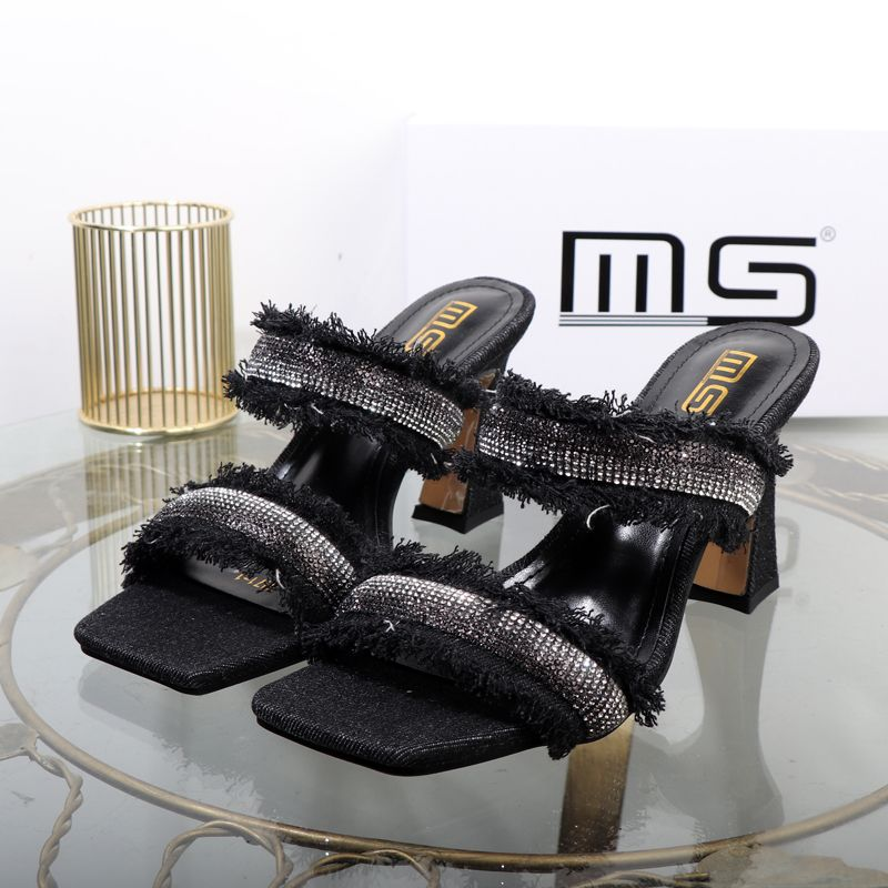 Pantofola blu denim con una parola 2024 nuova acqua diamante peluche tacco sottile tacco alto punta quadrata moda all'aperto da donna_voghion.com