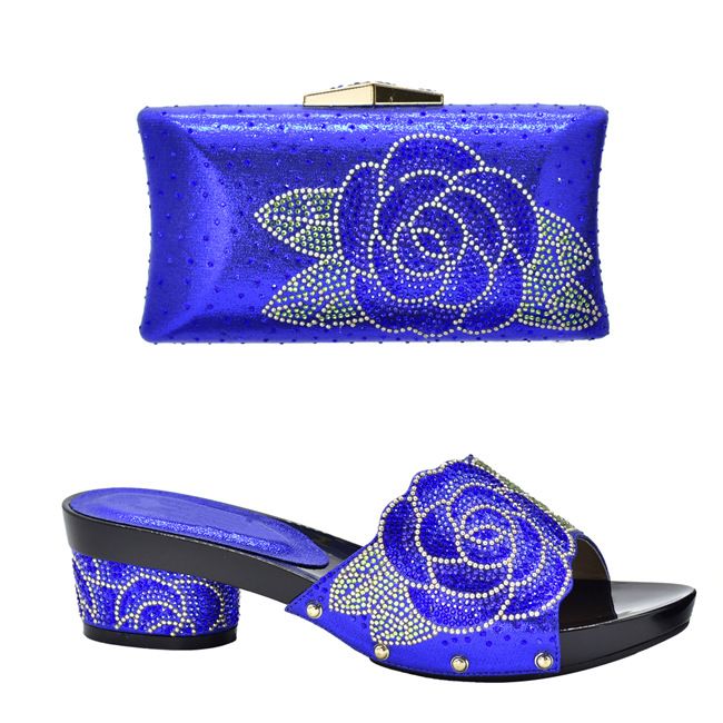 Sandali alla moda casual con tacco alto, modello a rombi con file di rose, testa rotonda, tutto in uno, con borsa_voghion.com
