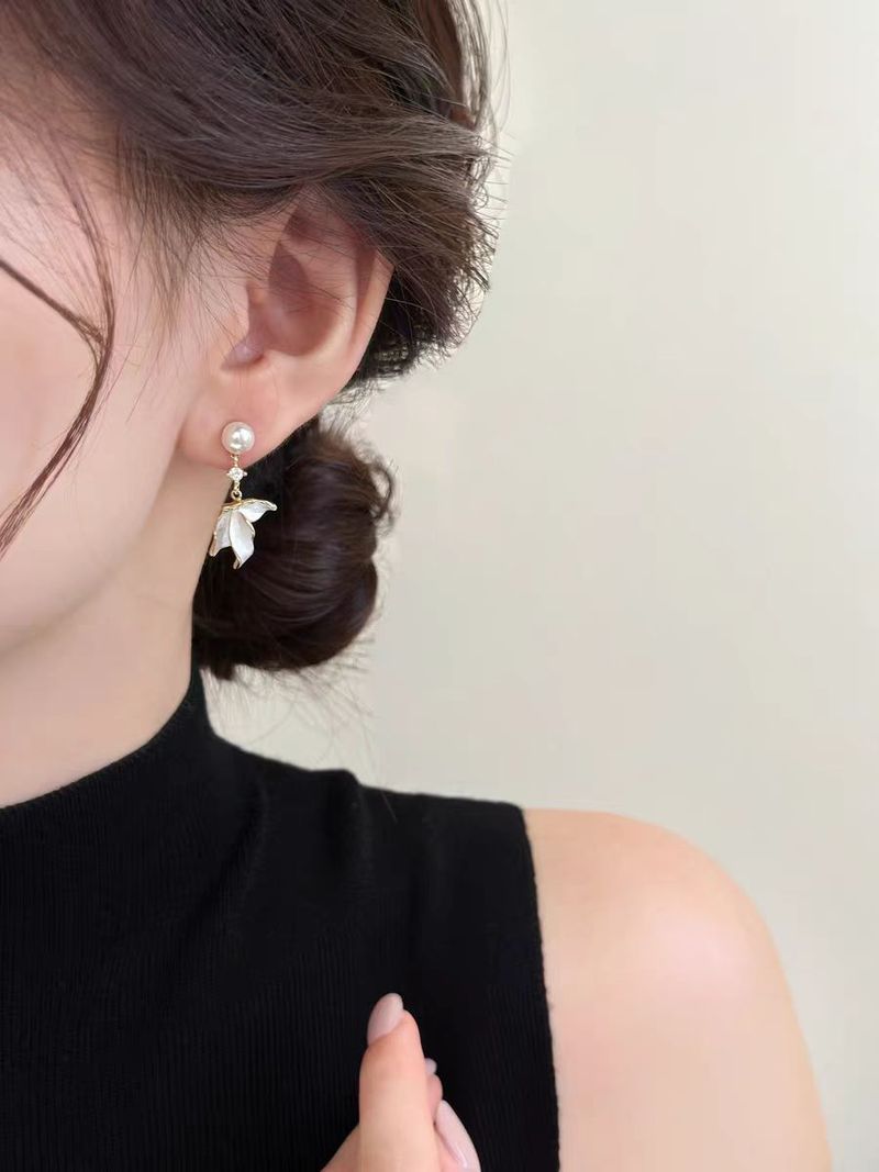 Μενταγιόν με φούντα από μαργαριτάρι με ουρά ψαριού για το φθινόπωρο και το χειμώνα των γυναικών, νέο στοιχείο, ελαφριά πολυτελή σκουλαρίκια υψηλής αισθητικής_voghion.com