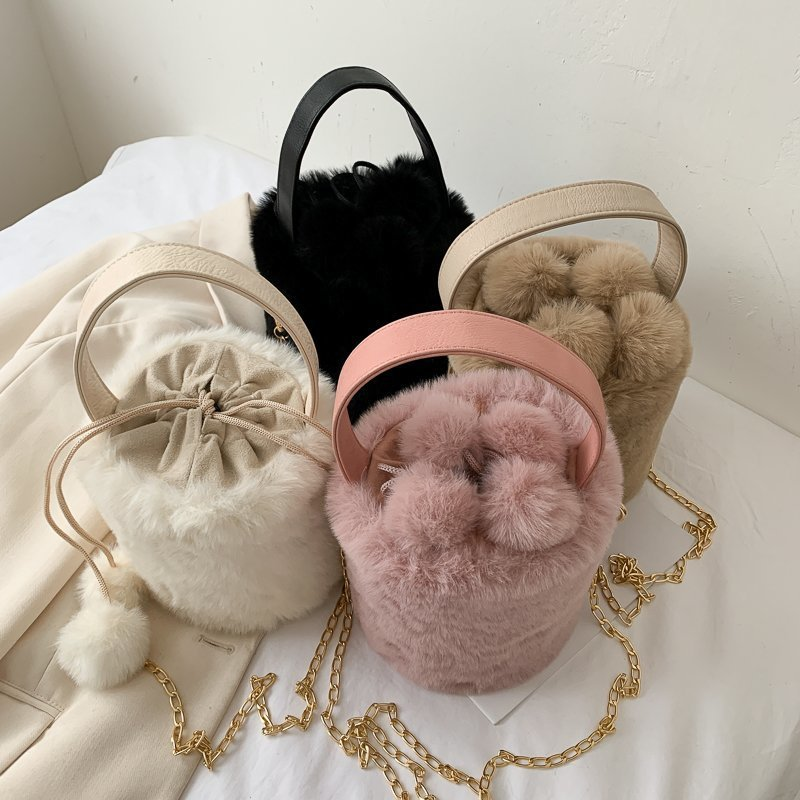 Borsa a tracolla monospalla con coulisse, antifurto, pompon, in peluche, per donna, alla moda, secchiello_voghion.com
