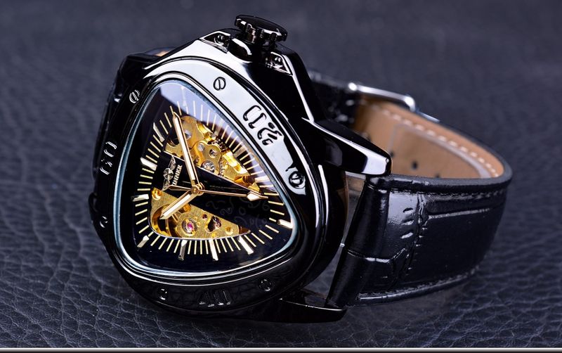 Relógio de pulso mecânico automático masculino Vencedor Steampunk Fashion Triângulo Dourado Movimento Esqueleto Misterioso Marca de Luxo_voghion.com