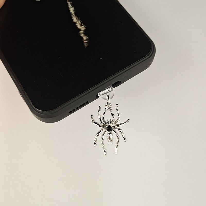 Dunkler Stil Persönlichkeit übertrieben Spinne Telefon Ladeanschluss Staub Stecker Anhänger Zubehör Typ-C_voghion.com