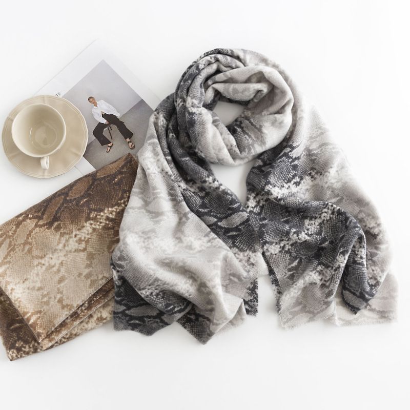 snake pattern imitation cashmere scarf women's warm twill temperament short tassel shawl _voghion.com