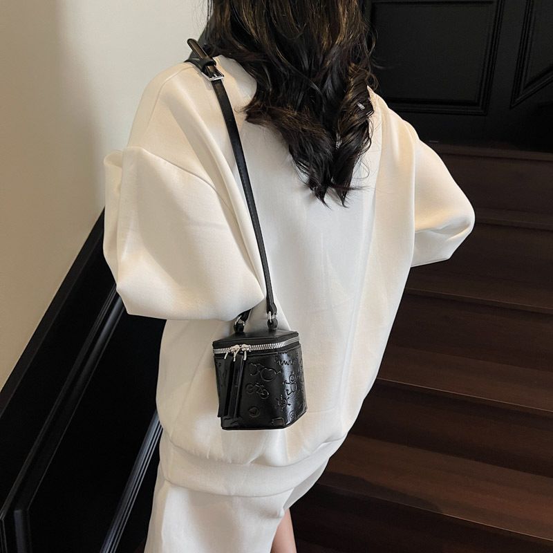 Borsa a tracolla alla moda in stile coreano per donna, 2025, nuova e semplice mini secchiello con tracolla a forma di rossetto_voghion.com