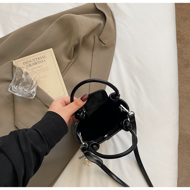 Women's Bucket Bag Stylish Silver Spice Single Shoulder Crossbody Bag With Retro Texture Carrying Bucket Bag_voghion.com