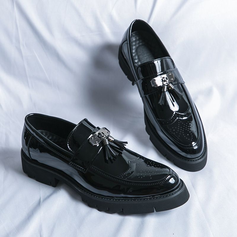 Mocasines de suela gruesa con flecos brillantes, versión coreana, para hombre, zapatos de cuero pequeños de moda._voghion.com
