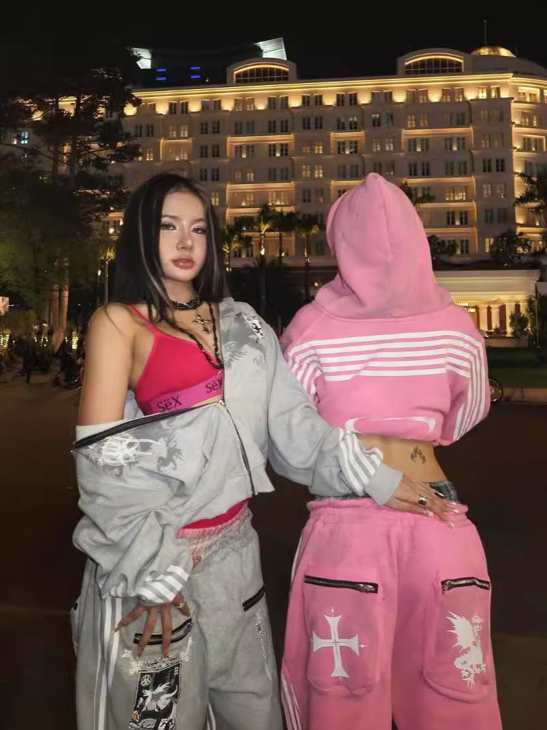 Männerkleeder Trend Y2K Hierscht a Wanter Grouss Gréisst Nei Gotesch High End Ins Nische Loose Pullover Hosen Kostüm_voghion.com