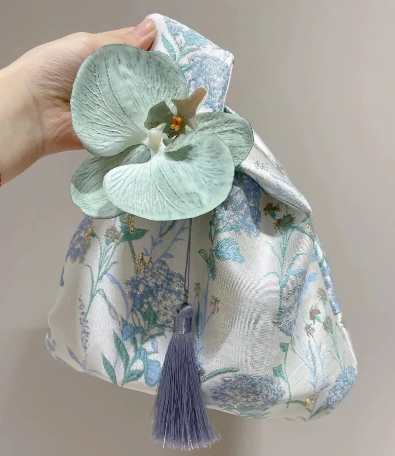 Borsa per il pranzo con ciondolo a forma di fiore, borsa cosmetica in stile cinese, borsa con nodo a nappa, piccola borsa da polso, accessori per Cheongsam 250614l_voghion.com