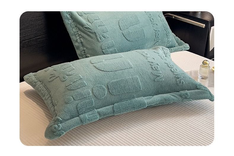 Light Luxury Rabbit Plush Blanket Thickened Warm Comfortable Cotton Velvet Blanket Siesta Air Conditioner Blanket Leisure Sofa Letter Cross-border_voghion.com