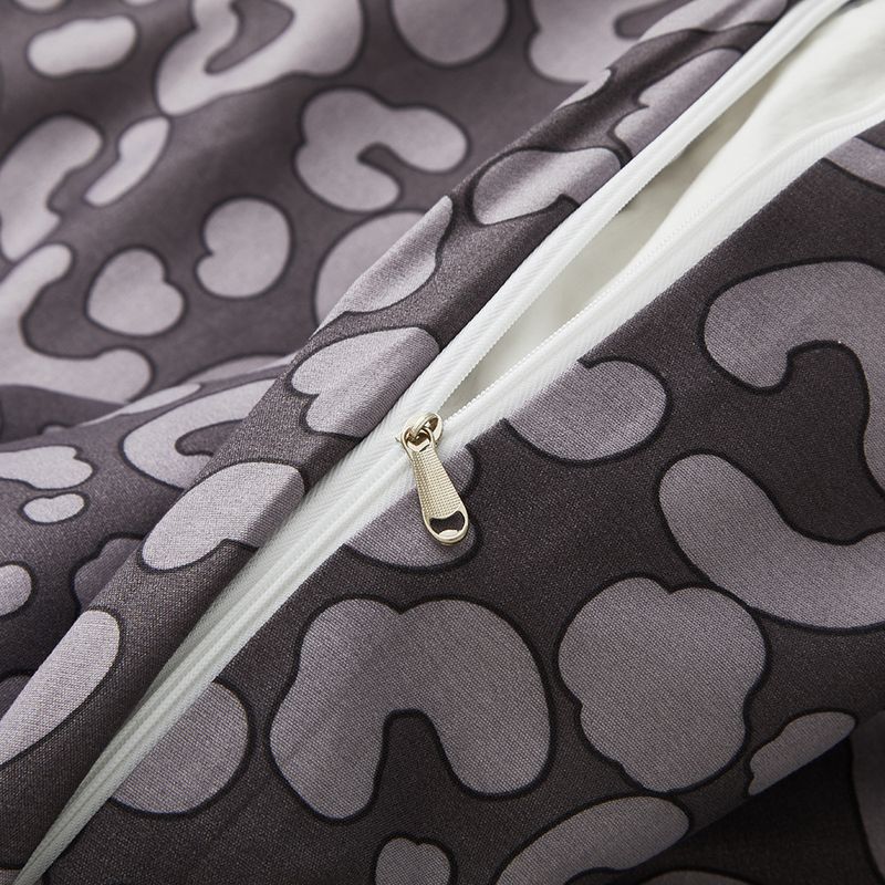 Luxury Leopard Print Duvet Cover Set - 3-Piece Reversible Bedding 100% Satin Silk Double-Sided Design & Hypoallergenic Glamorous & Soft_voghion.com