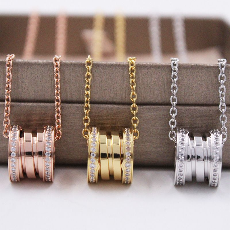 Designer-Lichtring aus Titanstahl, Halskette für Damen, modischer Kragen, Kette, Trend, kleine Taille, Federanhänger_voghion.com