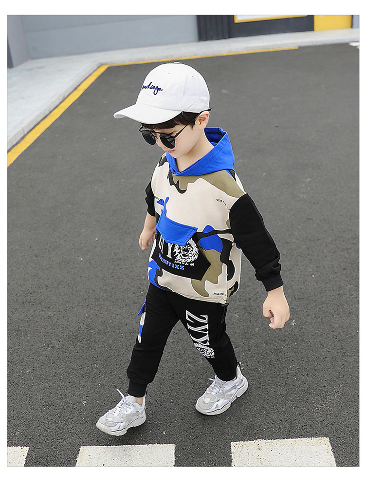Jongensset 2023 Lente Herfst Nieuwe Koreaanse editie Tweedelige camouflagesportset voor kinderen, knap en trendy_voghion.com