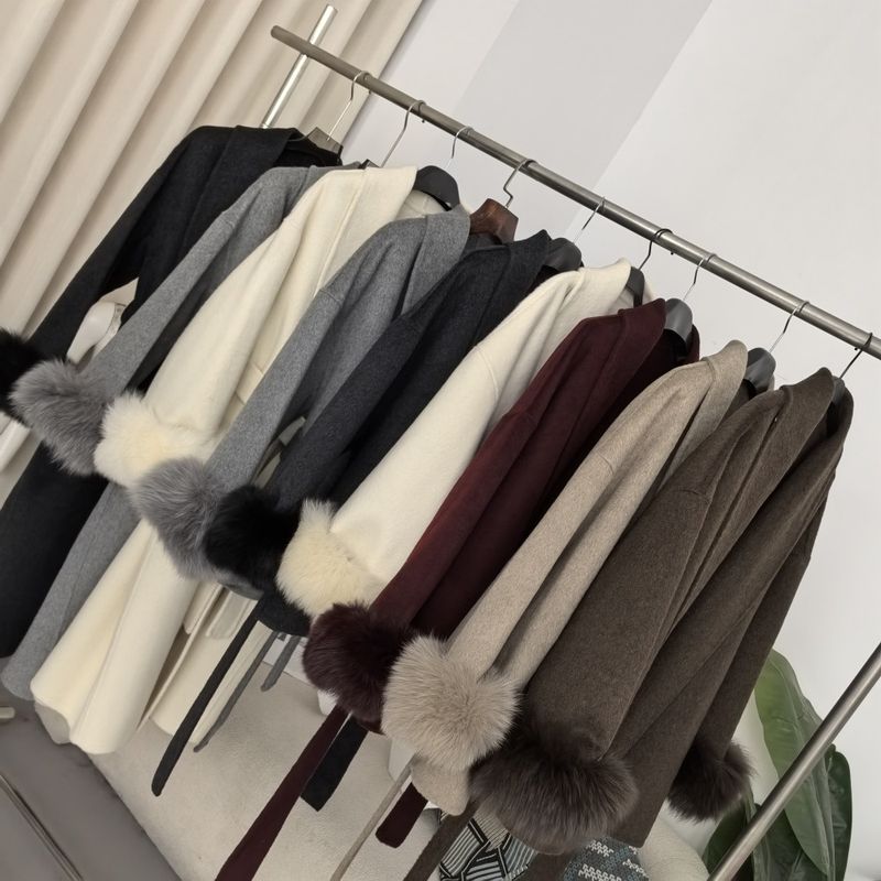Manteau de luxe en laine double face avec poignets en fourrure de renard véritable – Manteau d'hiver court pour femme, design à lacets, chaud et élégant_voghion.com