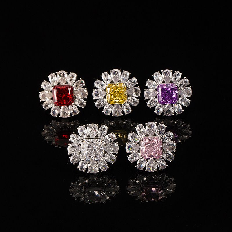 Anello di diamanti ad alto tenore di carbonio verde chiaro di lusso con apertura femminile regolabile e taglio a fiore di ghiaccio blu marino di alta qualità_voghion.com