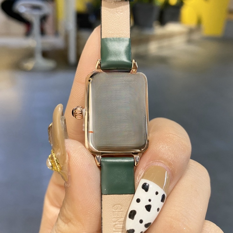 Luxury and fashionable elements of small green watches make every fairy love them, making them versatile quartz women's watches_voghion.com