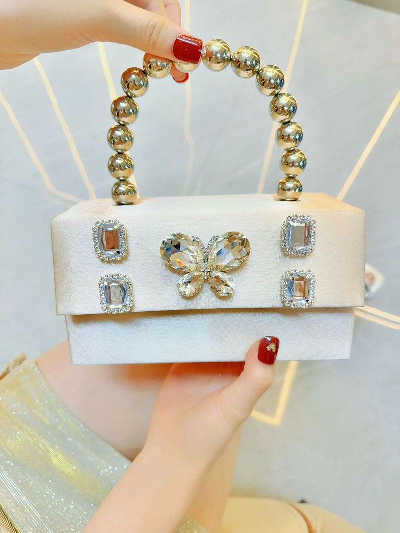 Borse da sera da donna Borsa a mano con diamanti incastonati a farfalla Borsa a mano con diamanti Piccola borsa quadrata da banchetto in raso di seta Borsa a tracolla per cena_voghion.com