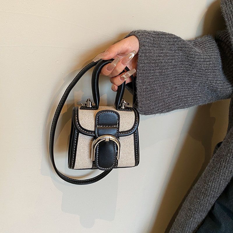 Beibei Shangpin 2023 new niche design mini contrasting horseshoe buckle saddle versatile single shoulder diagonal cross_voghion.com