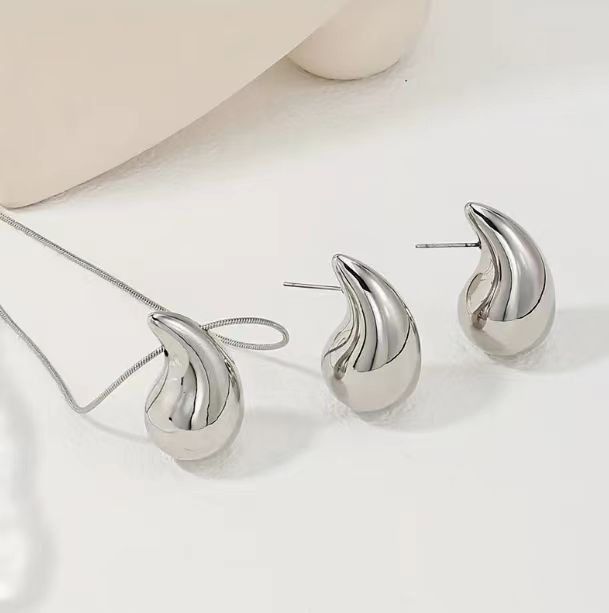 Collar con colgante de personalidad CCB con forma de gota de agua que combina con todo, joyería brillante punk simple con forma de gota de agua_voghion.com