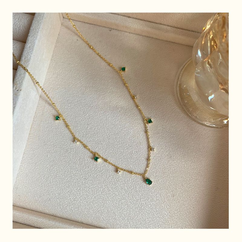Exquisito collar de diseño de nicho de cadena de clavícula chapada en oro de plata esterlina s925 con temperamento simple y cuello esmeralda retro para mujer_voghion.com