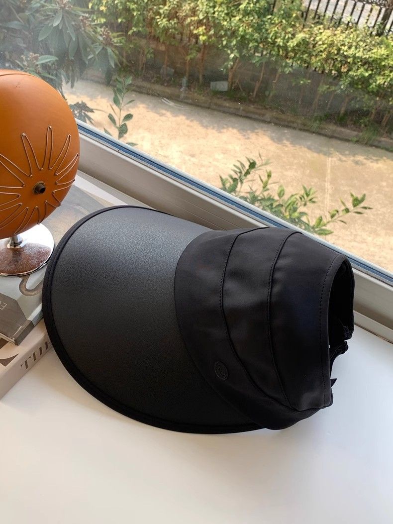 Cappello da sole per esterni in seta ghiacciata, con coda di cavallo alta e a mezza altezza, con viso piccolo e tesa larga, sensazione di freschezza_voghion.com