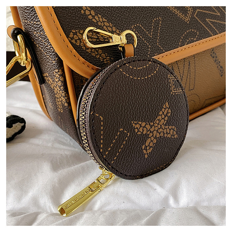 2023 spring new live broadcast good style high quality saddle bag retro presbyopic oblique high-quality one shoulder oblique women's bag_voghion.com