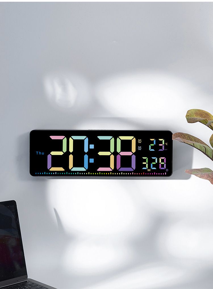 Moderno orologio da parete digitale a LED con visualizzazione della temperatura, calendario e sveglia - Retroilluminazione colorata per l'arredamento di casa, palestra e ufficio_voghion.com