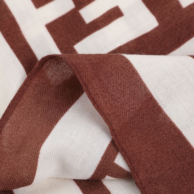 Neues unregelmäßiges, schlichtes, geometrisches Buchstaben-Modisches Design, quadratischer langer Schal für Damen, Reise-Outfit_voghion.com