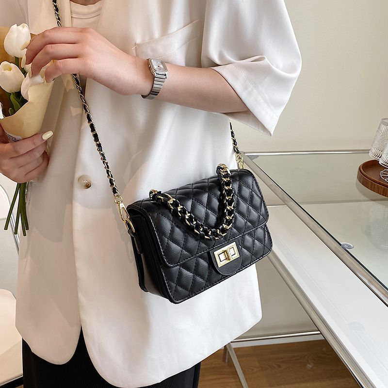 2024 Neue beliebte Umhängetasche Koreanische Ausgabe Einfache kleine quadratische Lingge Bestickte Fadenkette Umhängetasche für die Göttin_voghion.com