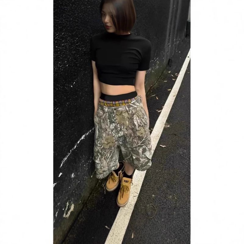 Premium Products Street Shorts With Leaf Print Design, Camouflage Work Pants, Loose Cropped Pants_voghion.com