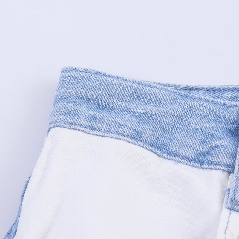 Stylisches Set aus Jeansjacke und Straight Leg Jeans für Damen – Herbstliches Casual-Outfit mit Patchwork-Design_voghion.com