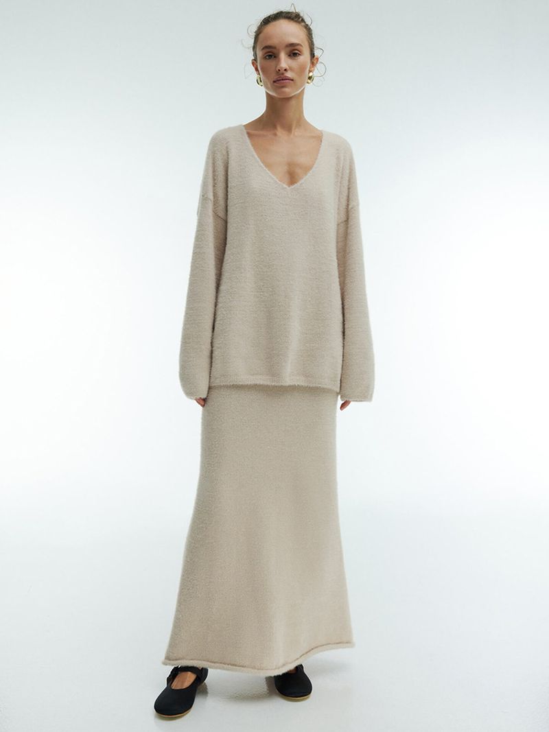 Mink Fur For Women, Autumn And Winter Commuting Simple Knitted V-neck Sweater + Skirt Set Wrinkle Outfit_voghion.com